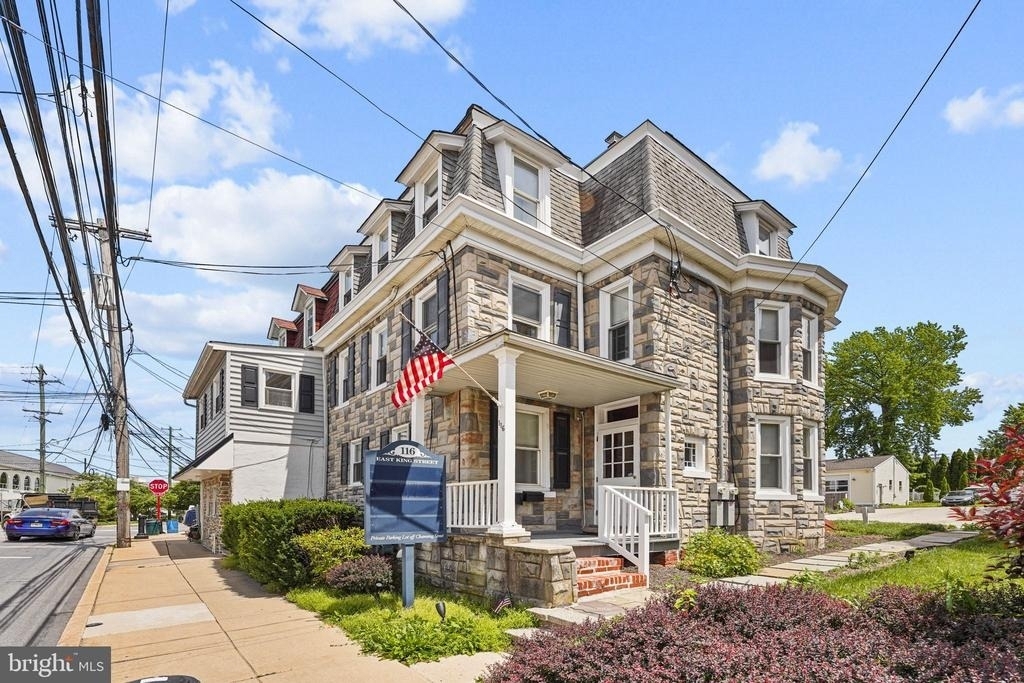 116 E King Street - Photo 0