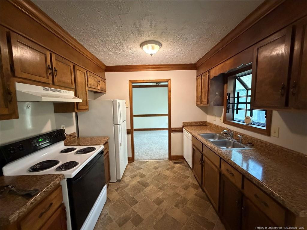 872 Hilton Drive - Photo 3