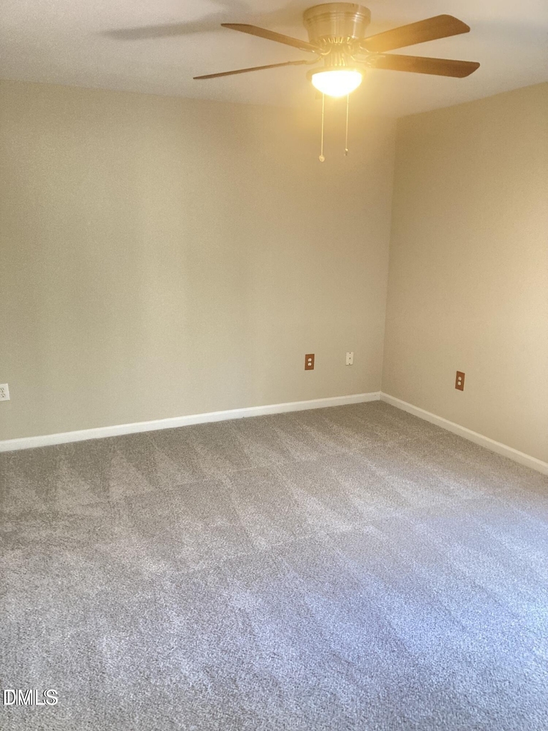 404 Creekway Drive - Photo 2