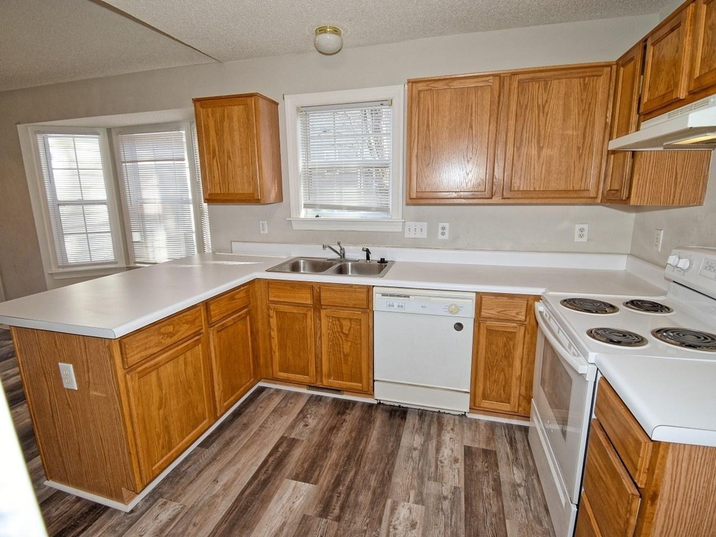 239 Tillamook Drive - Photo 14
