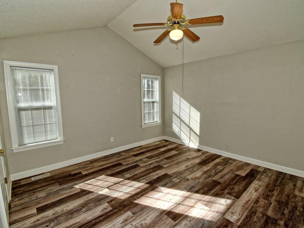 239 Tillamook Drive - Photo 16