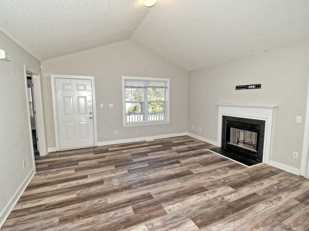 239 Tillamook Drive - Photo 3