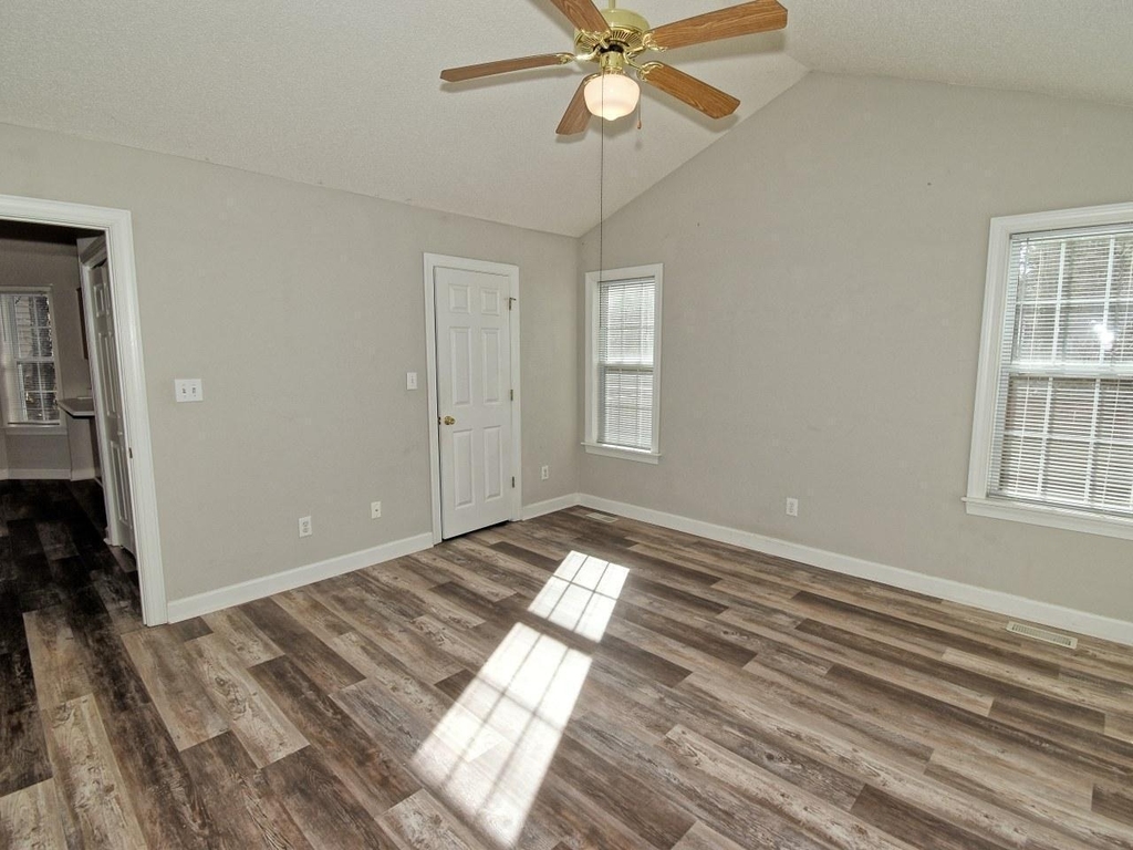 239 Tillamook Drive - Photo 15
