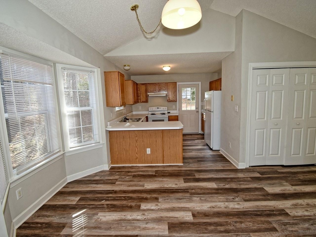 239 Tillamook Drive - Photo 6