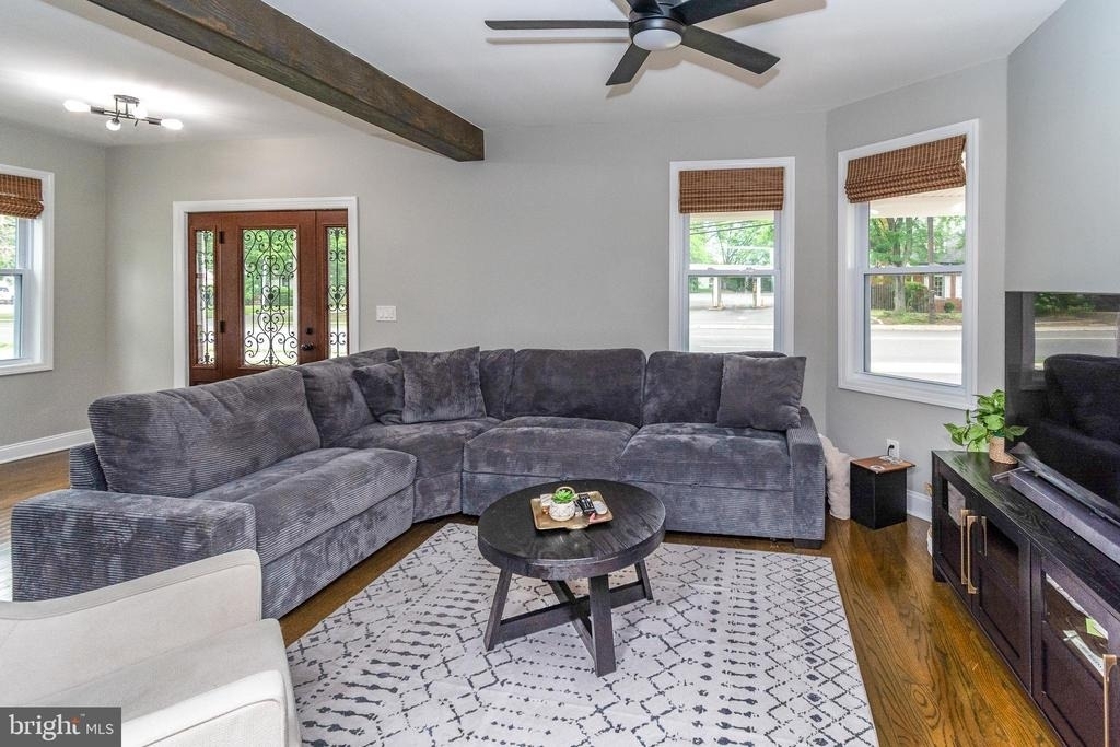 2633 Nottingham Way - Photo 8