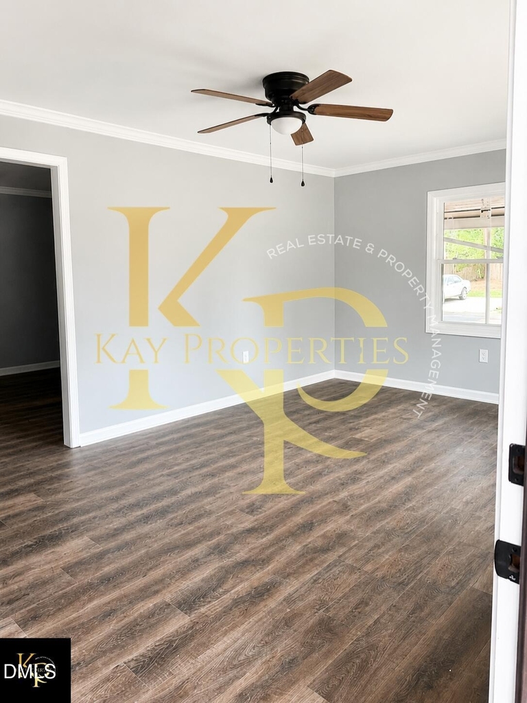 1828 Windsor Drive - Photo 5