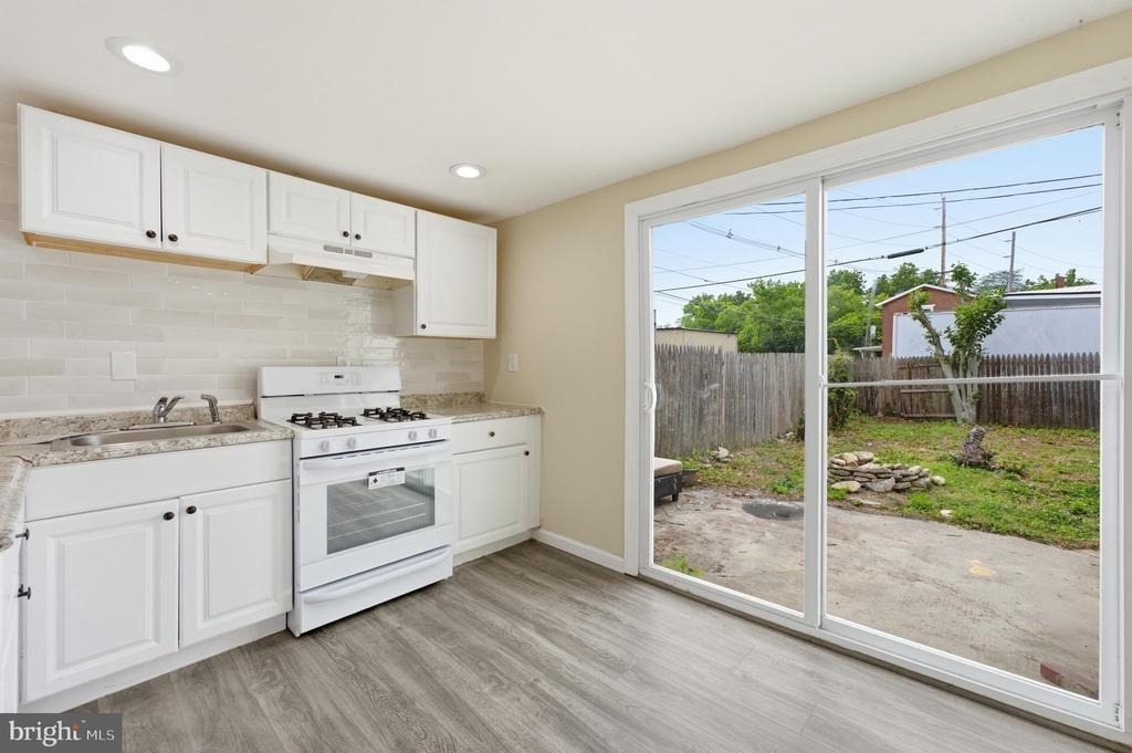93 Washington Street - Photo 10