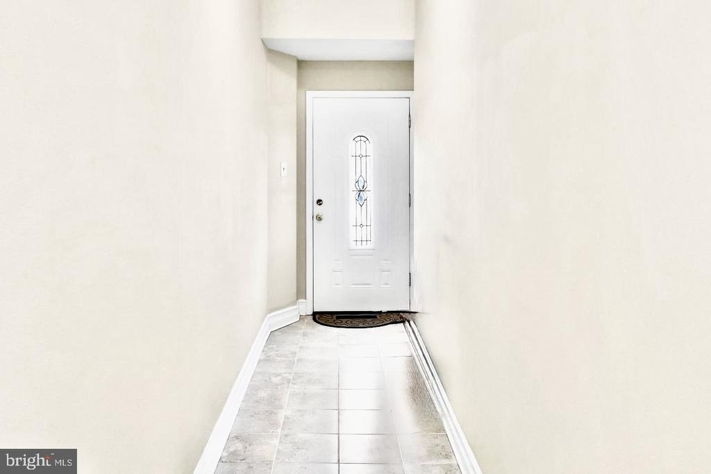 117 S Pavilion Avenue - Photo 1