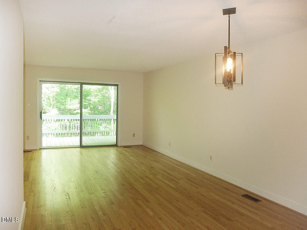 424 Fairoaks Circle - Photo 3