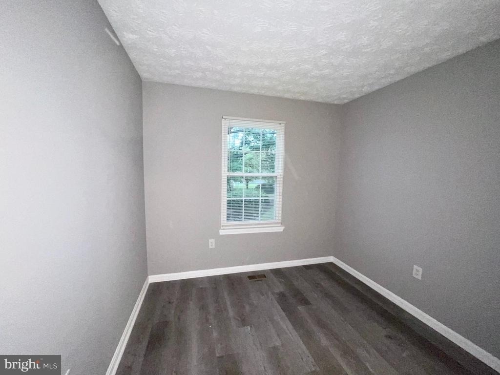 18674 Winding Creek Place - Photo 11