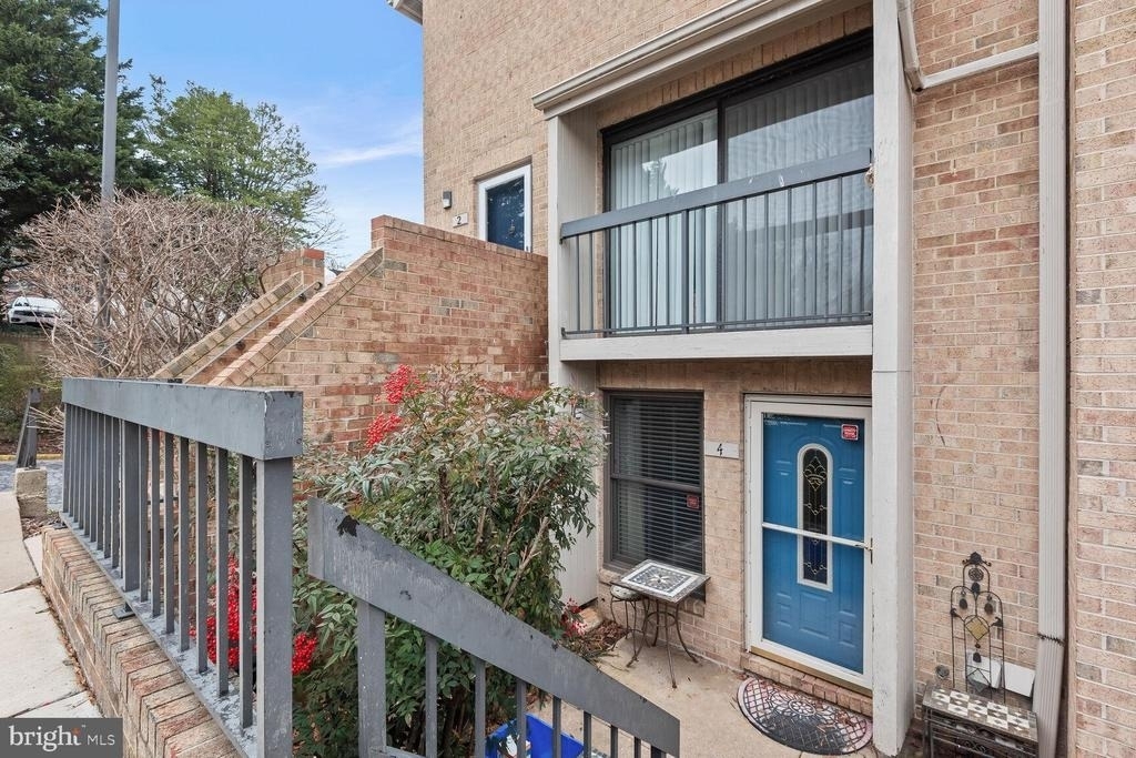4 Dudley Court - Photo 1