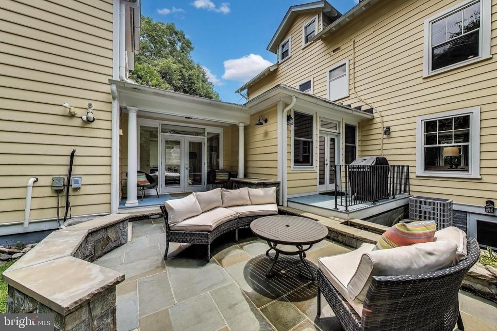 5809 Grosvenor Lane - Photo 32