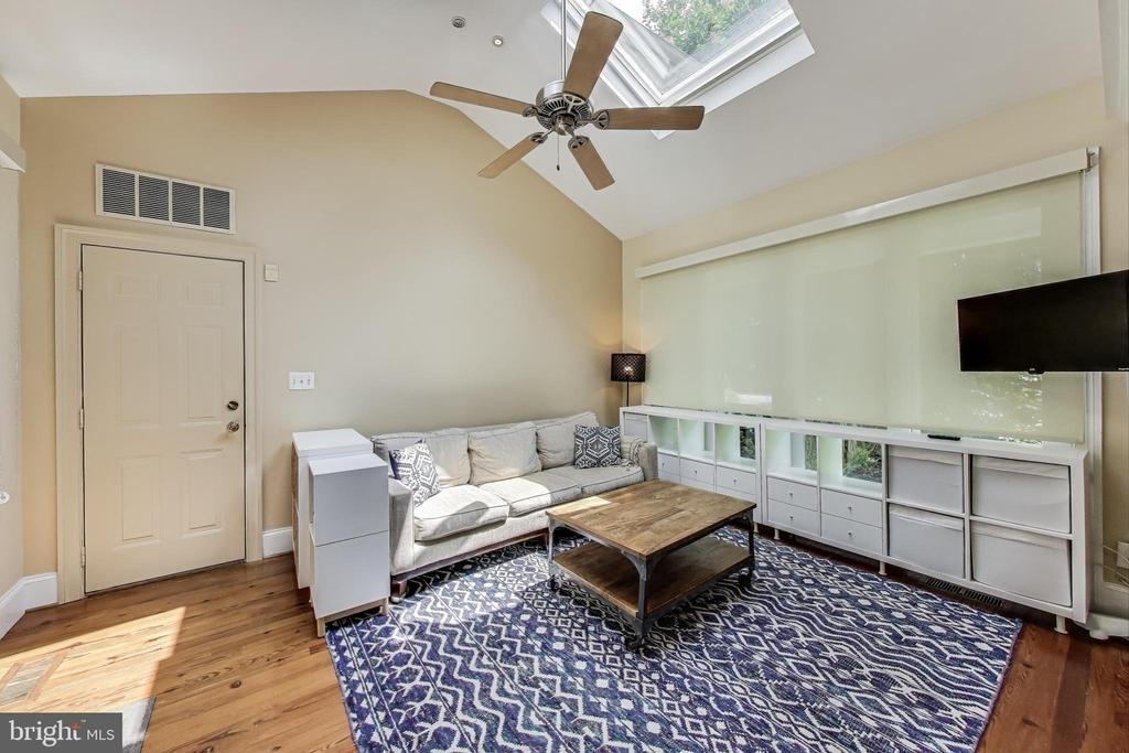 5809 Grosvenor Lane - Photo 9