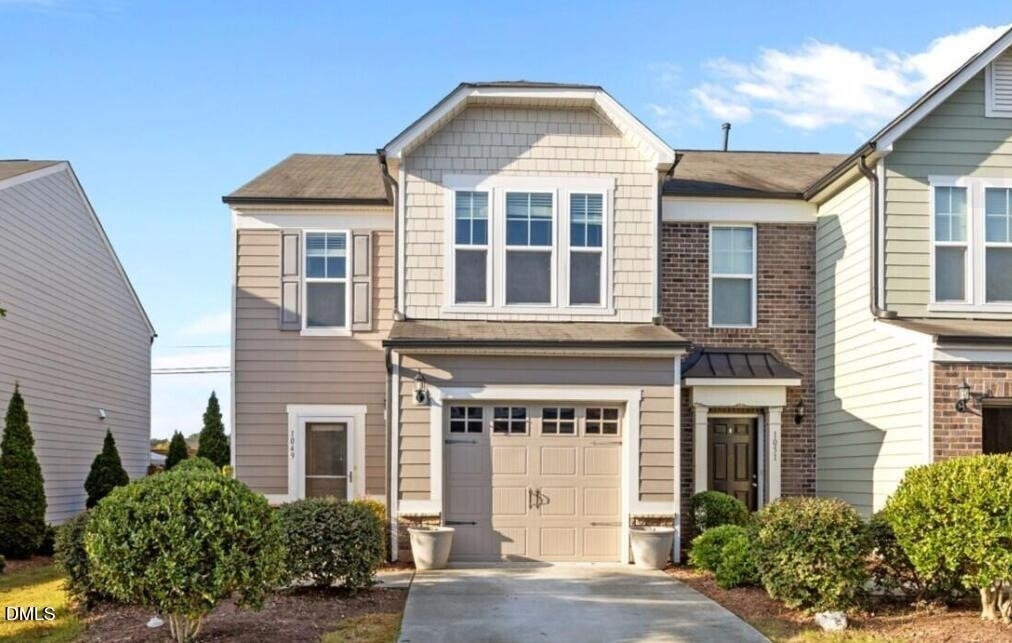 1049 Laceflower Drive - Photo 3