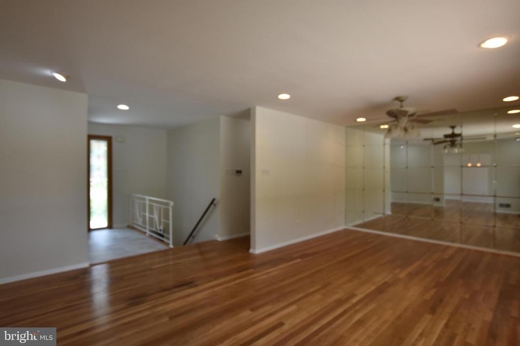 4015 Heathfield Road - Photo 2