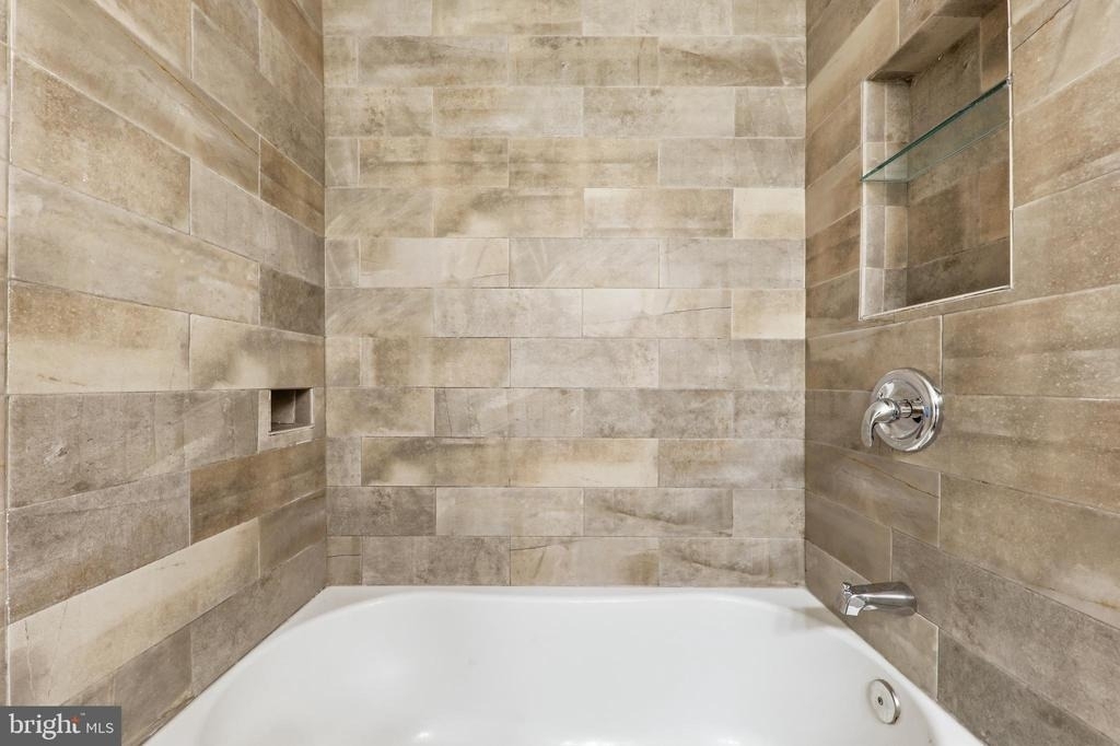 7817 Heatherton Ln. - Photo 18