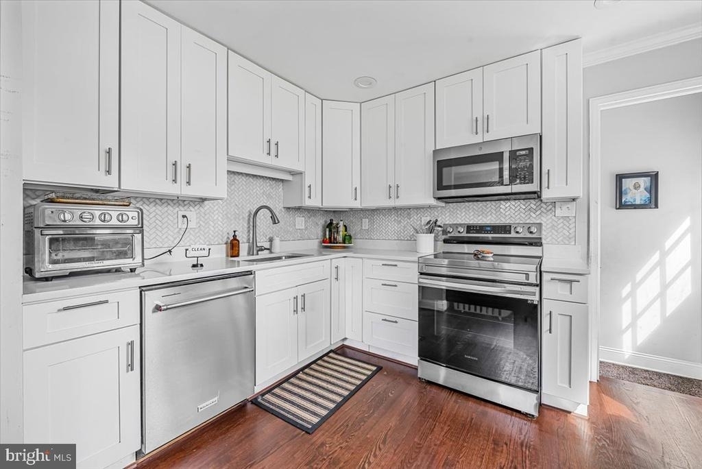 4610 Coachway Drive - Photo 8