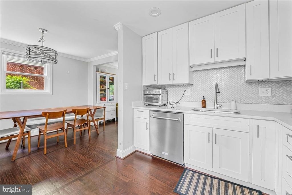 4610 Coachway Drive - Photo 9