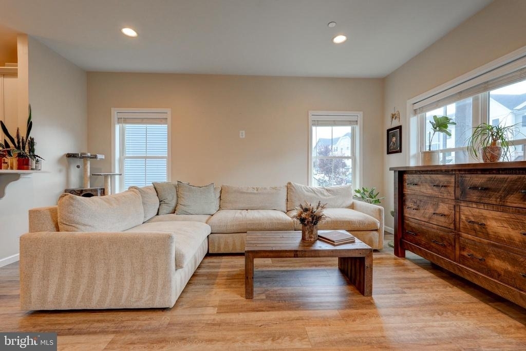 1309 Pedigree Street - Photo 2