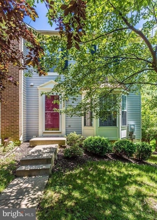 6632 Granville Court - Photo 0