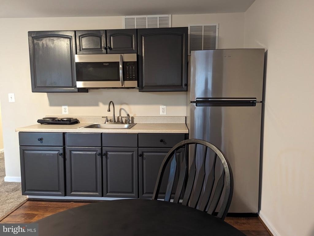 141 Winslow Place - Photo 1