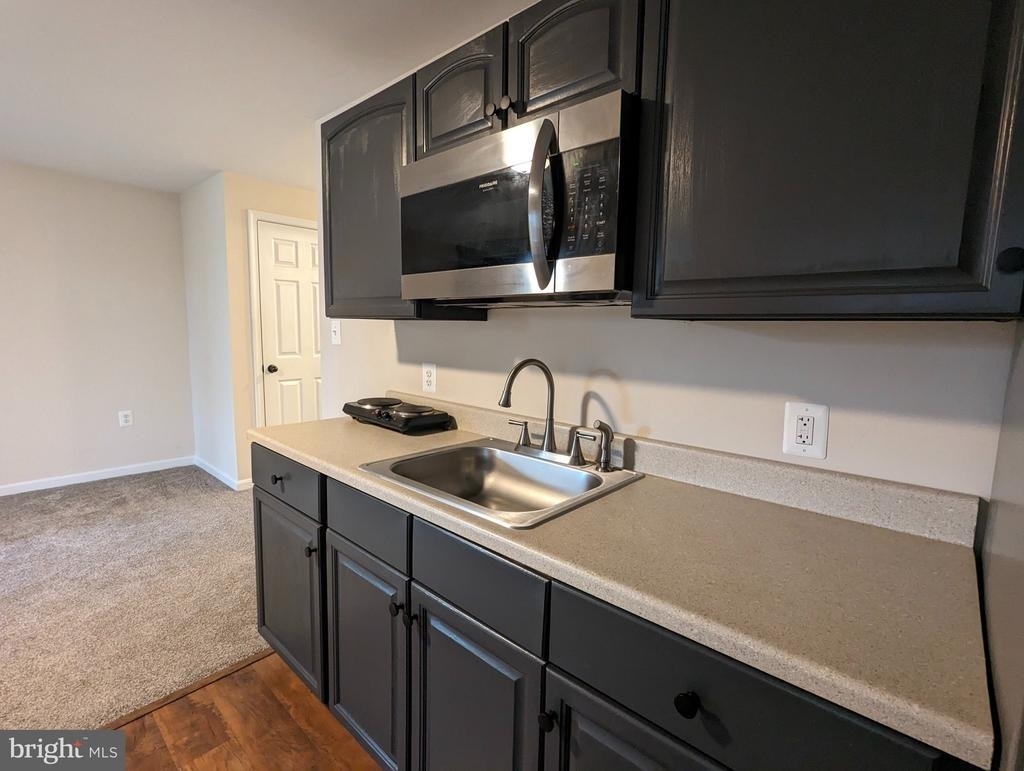 141 Winslow Place - Photo 3