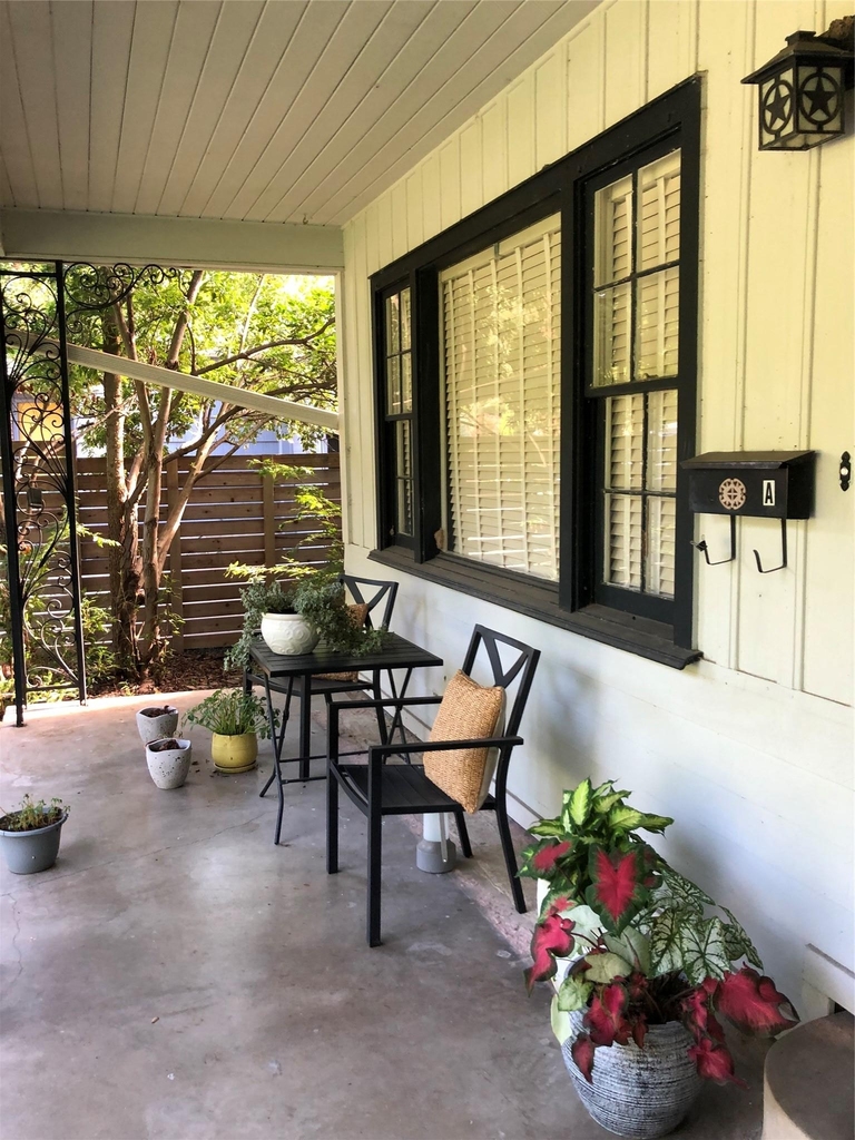 2420 Hartford Rd - Photo 2