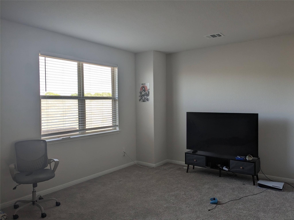 105 Durmont Pass - Photo 10