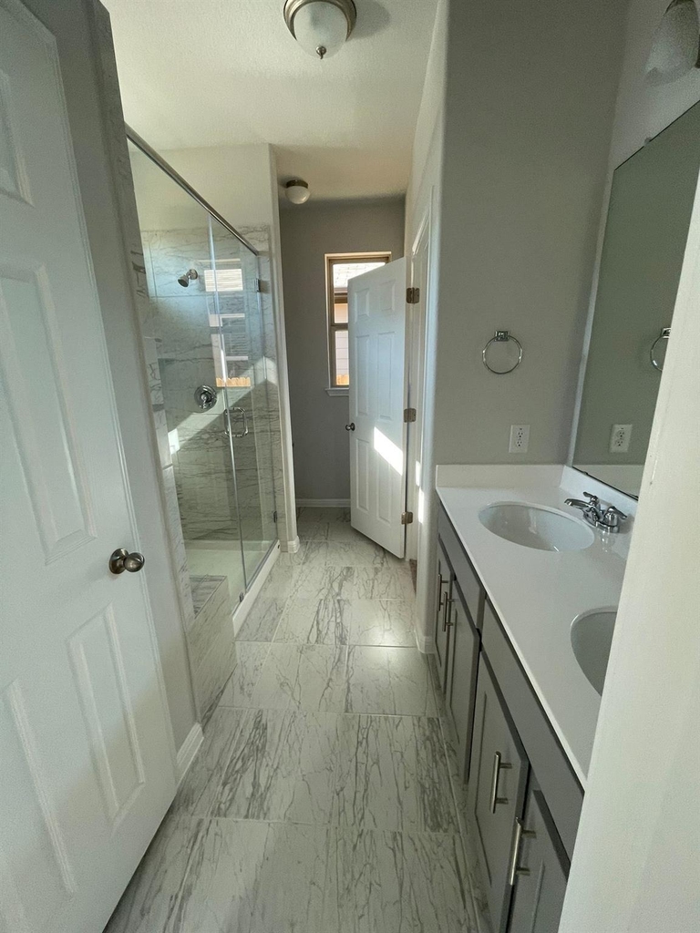 105 Durmont Pass - Photo 7