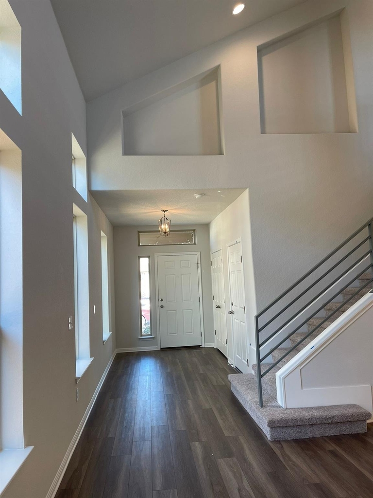 105 Durmont Pass - Photo 3