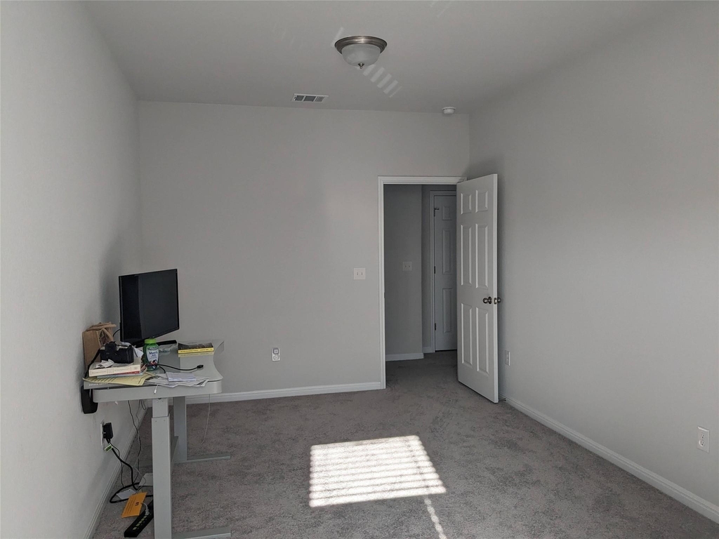 105 Durmont Pass - Photo 18
