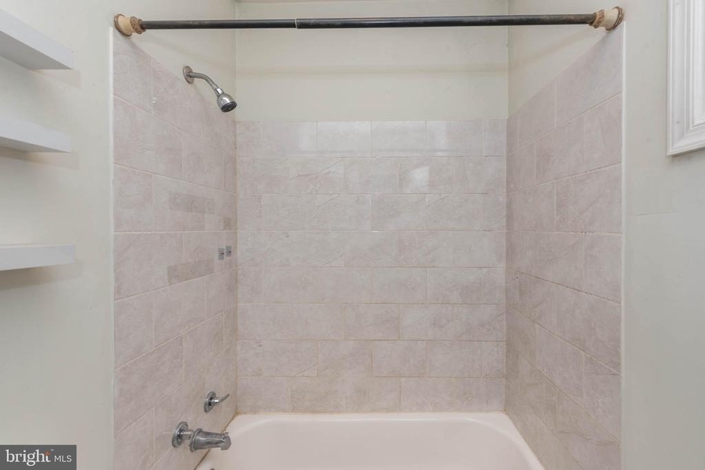 204 N Port Street - Photo 9