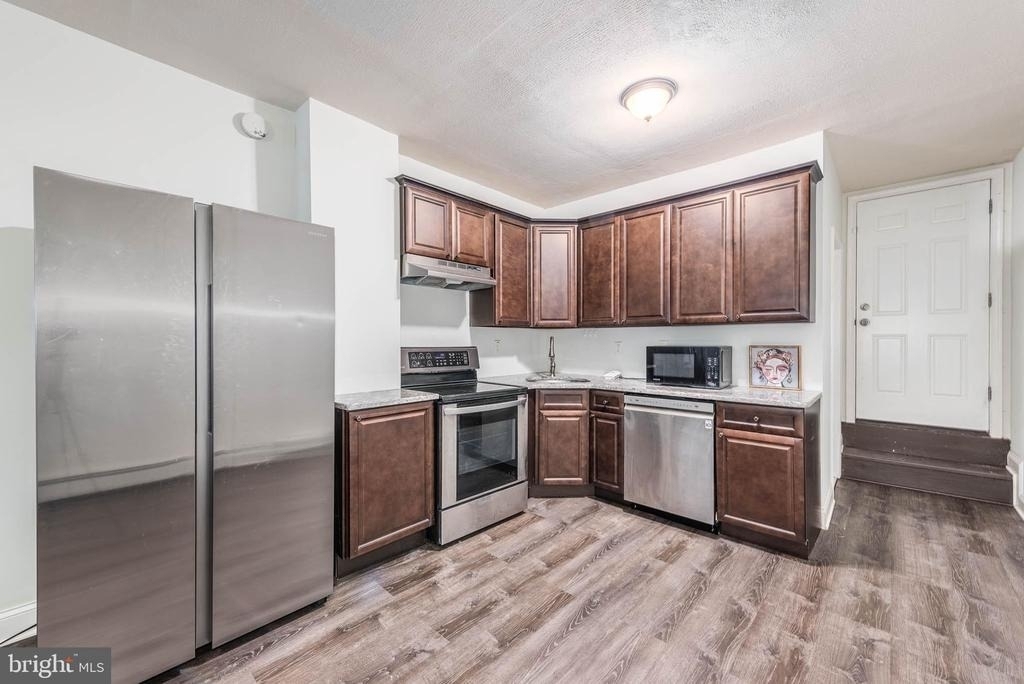 204 N Port Street - Photo 6