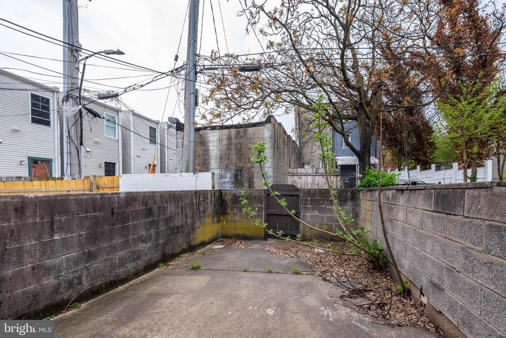 204 N Port Street - Photo 16