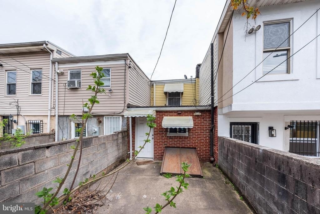 204 N Port Street - Photo 17