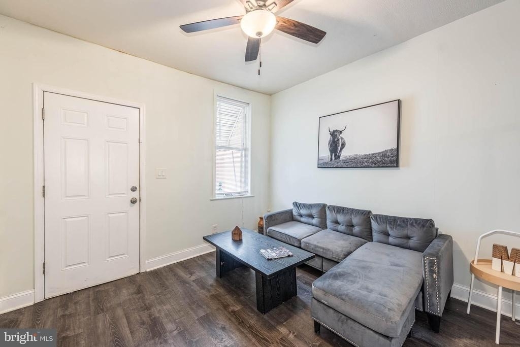 204 N Port Street - Photo 3