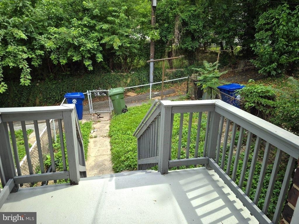 929 E 41st Street - Photo 15