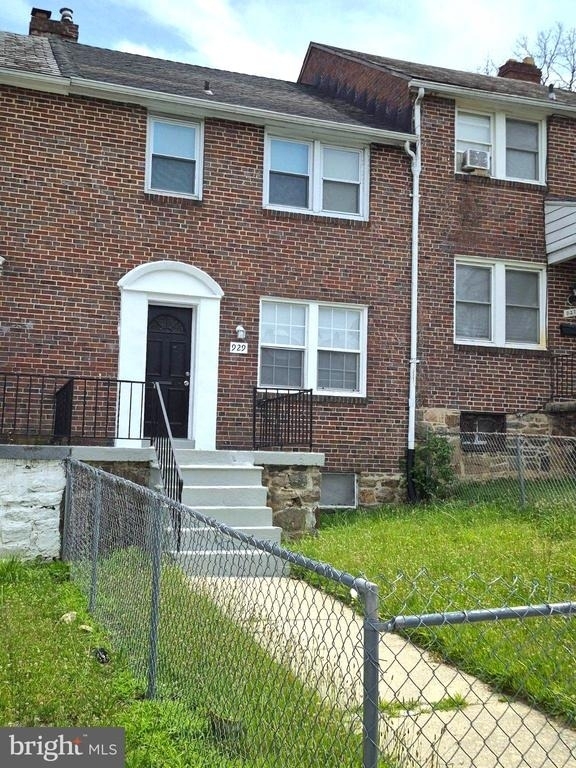 929 E 41st Street - Photo 14
