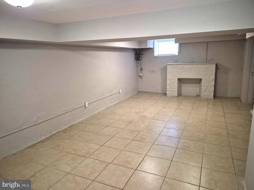 929 E 41st Street - Photo 12
