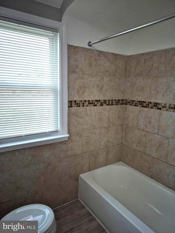 929 E 41st Street - Photo 10