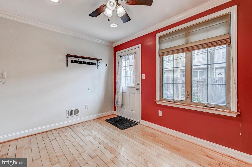 145 N Streeper Street - Photo 11