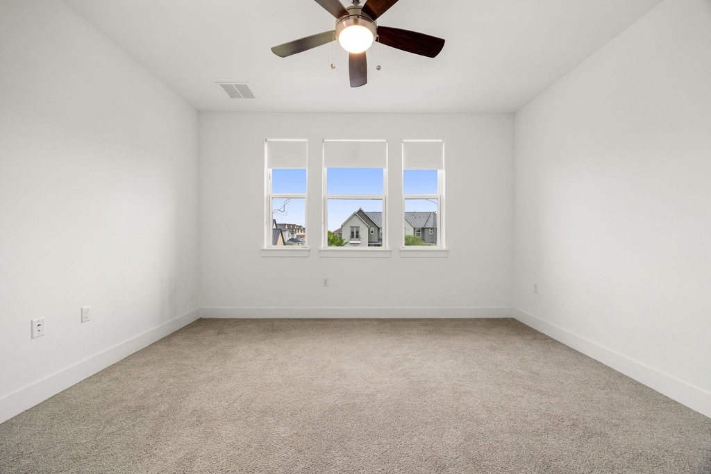 2409 Simond Ave - Photo 19