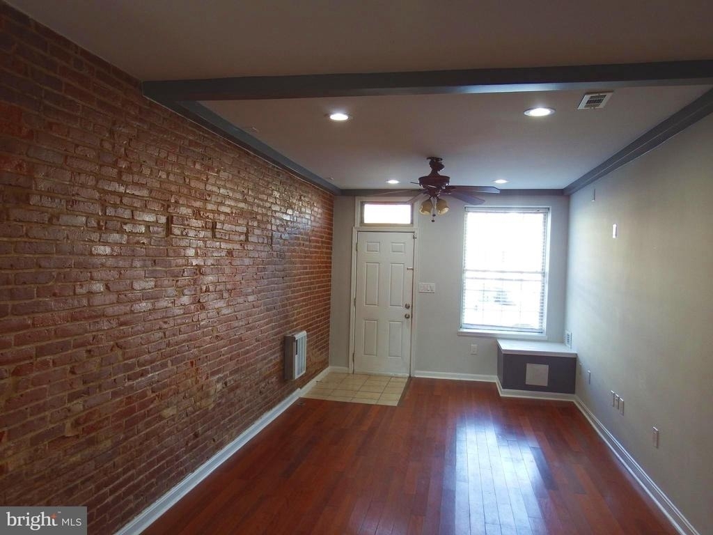 924 S Robinson Street - Photo 2