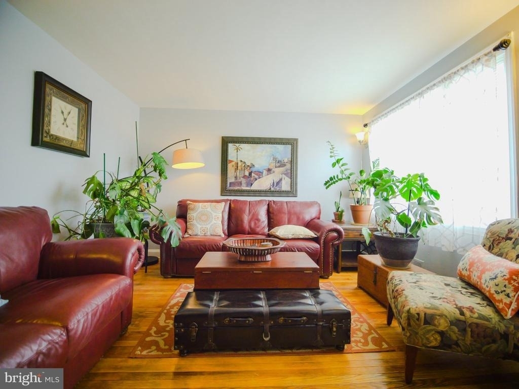 4011 Balfern Avenue - Photo 2