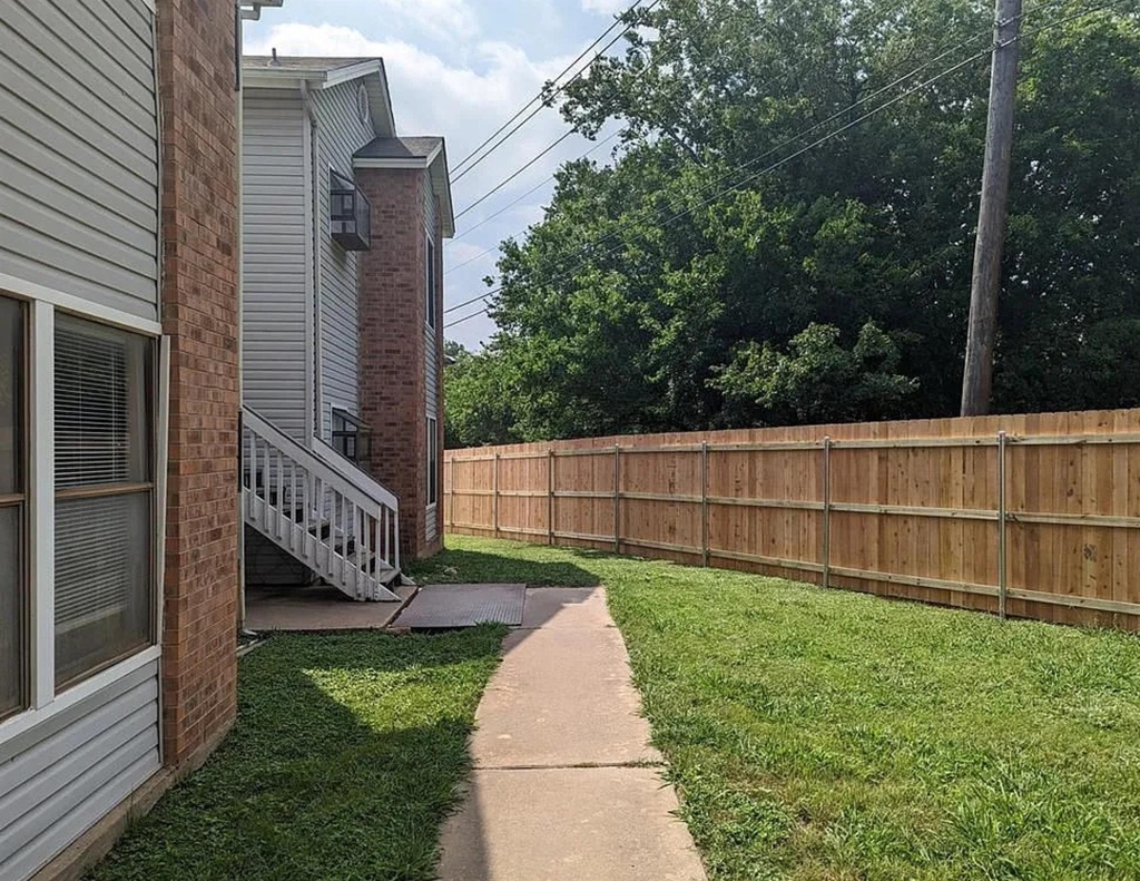 2405 West Slaughter Ln - Photo 1