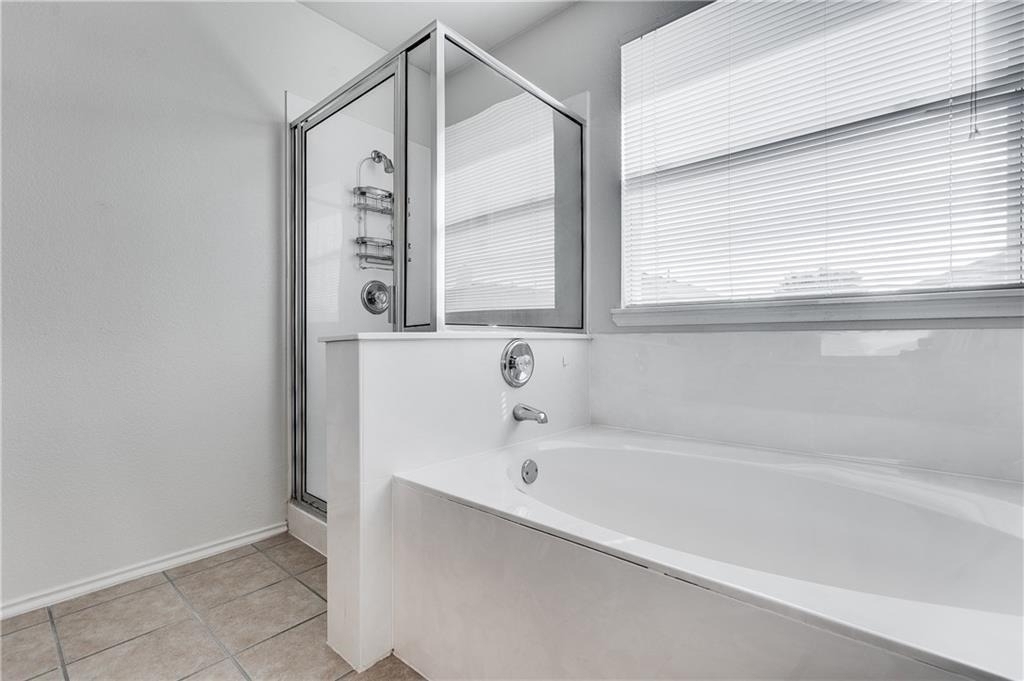 602 Golden Gate Dr - Photo 15