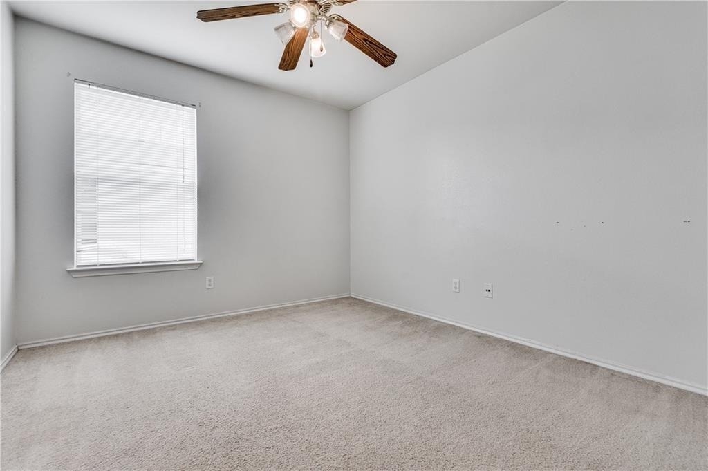 602 Golden Gate Dr - Photo 17