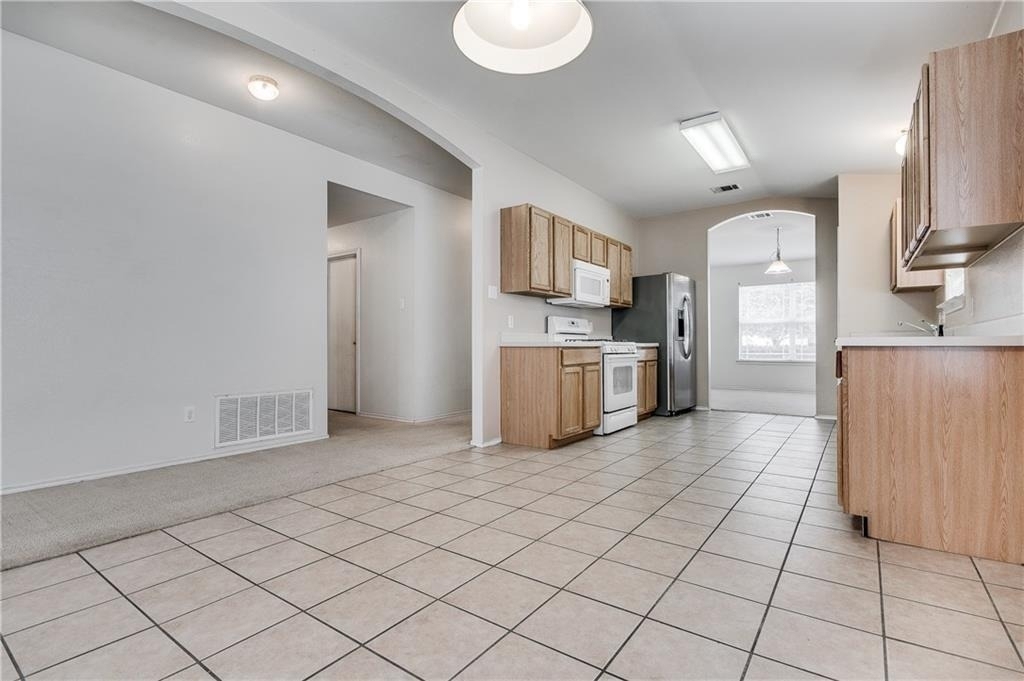 602 Golden Gate Dr - Photo 6