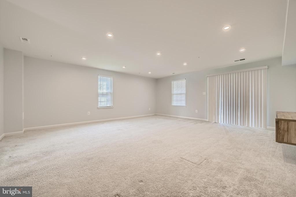 2911 Stagg Lane - Photo 5