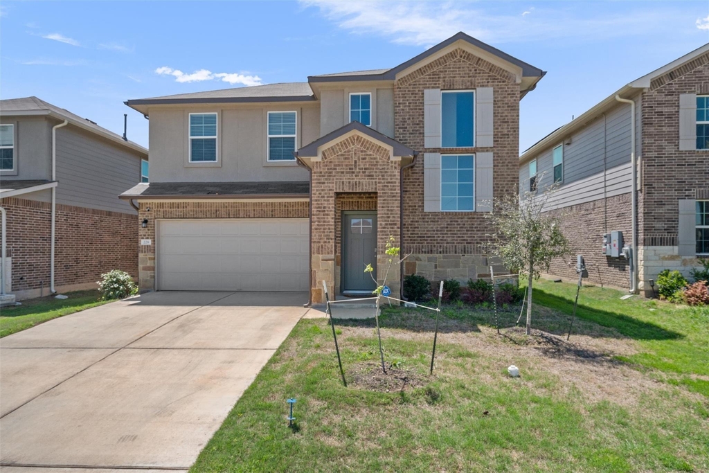 228 Brooklyn Dr - Photo 1